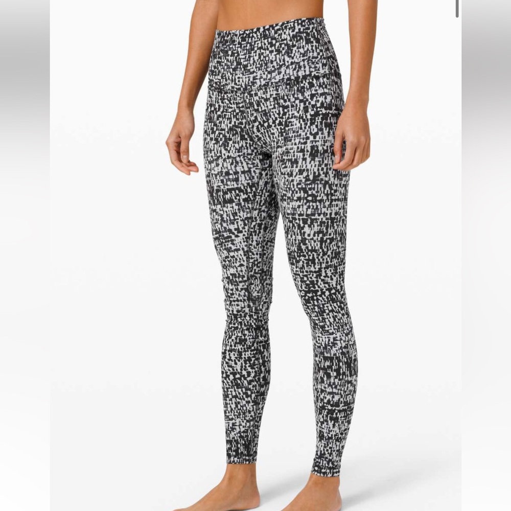50. Lululemon Align Pant 28"
Urban Block Ice Grey Black - Picture 3 of 10